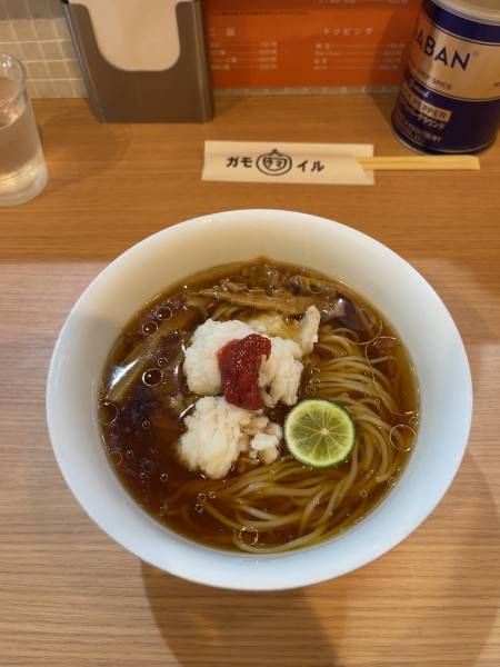 「冷やし鱧出汁らーめん（1100円）」@RAMEN ガモウスマイルの写真