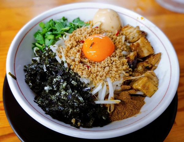 「誤爆まぜそば」@ラーメン・つけ麺 爆王の写真