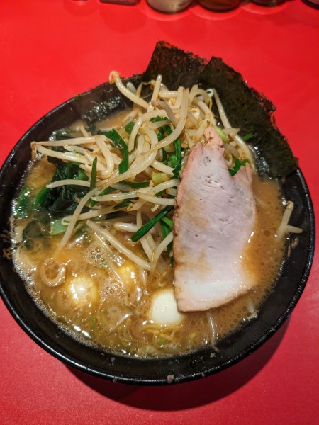 「ラーメン　にらもやし　うずらの卵」@厚木家の写真