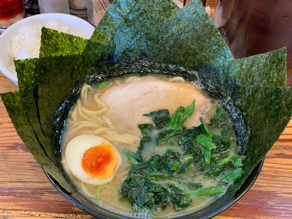 「らーめん＋海苔＋国産ほうれん草」@壱八家 戸塚店の写真