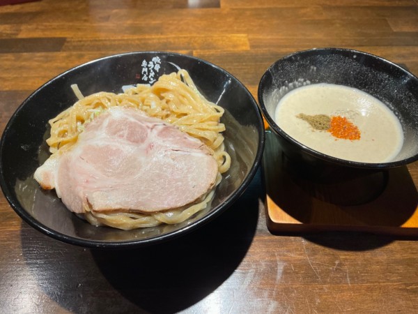 「つけ麺大盛り　ニンニクトッピング」@豚骨ラーメン専門店一兆 浜松幸店の写真