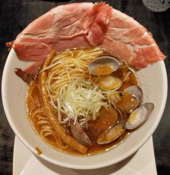 「アサリラーメン　980円」@くそオヤジ最後のひとふり 三宮店の写真