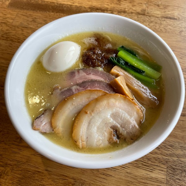 「特製いづるラーメンとろり塩+ルーローチャーシュー丼」@ラーメンいづるの写真