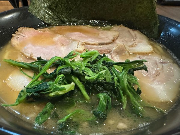 「ラーメン＋チャーシュー増し」@ラーメン 萩原家 藤沢店の写真