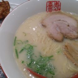 白ラーメン 670円＋唐揚げ（1個）セット 350円