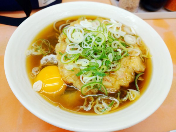 「かき揚げ天玉そば（550円）」@常盤軒 山手線ホーム店の写真