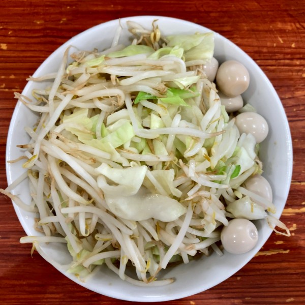 「ラーメン（300g）￥850 豚1枚→うずらに変更」@らーめん じろきんの写真
