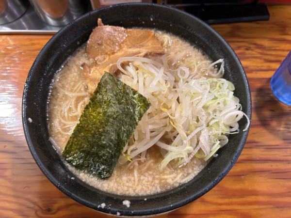 「らあ麺」@らあ麺 やったる 新宿店の写真