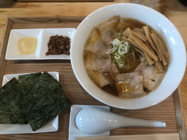 「醤油味のらぁ麺 ニンニクセットetc ¥1,450」@ラーメンと油そばのお店 かちかの写真
