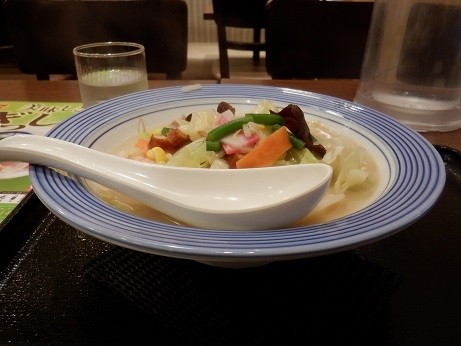 「長崎ちゃんぽん　麺少なめ」@長崎ちゃんぽん リンガーハット JRお茶の水店の写真