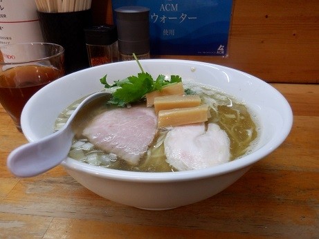 「煮干しが薫る白醬油ラーメン」@ラーメン いいかおの写真