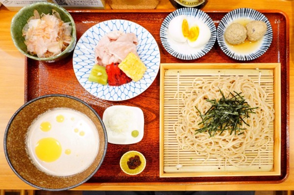 「【限定】くるみだれせいろ＋塩たまご＋つくね＋サッポロ赤星」@しののめヌードルの写真