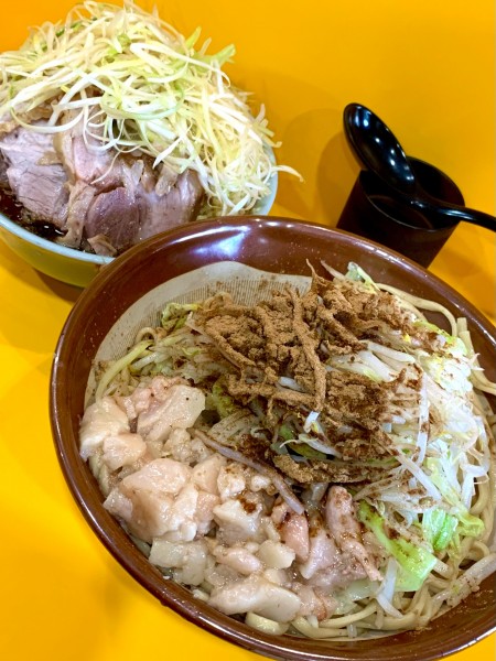 「シークァーサーつけ麺 麺増し600g 非乳化100％ ブタ増し」@ラーメン二郎 八王子野猿街道店2の写真