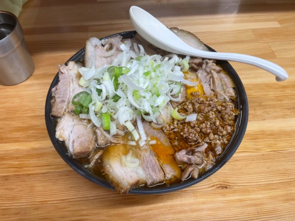 「激辛チャーシュー麺（中）＋長ネギ」@北大塚ラーメンの写真
