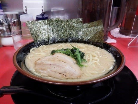 「豚骨醤油ラーメン」@丸子家の写真