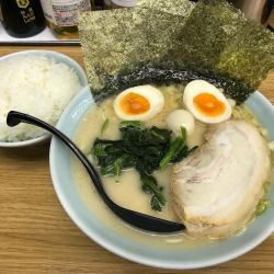 ラーメン　750円