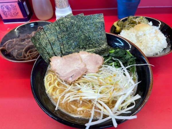 「○喜らーめん➕キクラゲ➕無料ライス2杯」@家系ラーメン 佐々喜家の写真