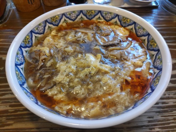 「スーラータンメン・刀切麺」@中国ラーメン 揚州商人 新橋店の写真