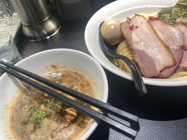 「特製濃厚豚骨魚介つけ蕎麦」@百合の咲く場所の写真