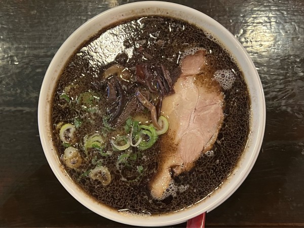 「黒枠マー油メン」@九州とんこつ のげら～ 桜木町本店の写真