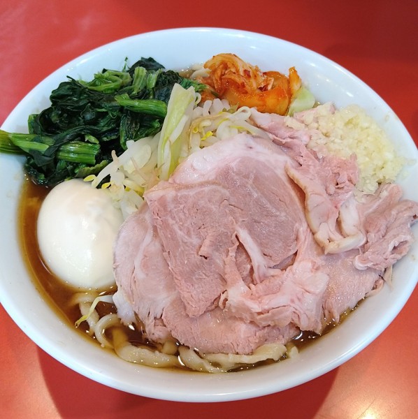 「らーめんミニ+ローストポーク､ほうれん草､アレ=キムチ」@麺屋 桐龍 久喜店の写真