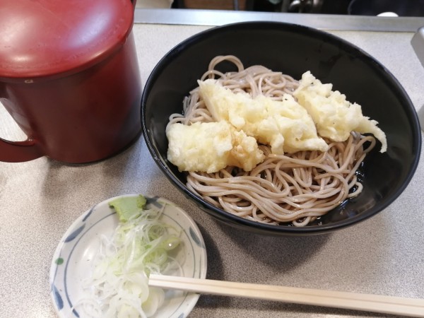 「イカ天そば　　　　470円」@そば処 かめや 神田西口店の写真