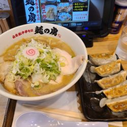 チャーシュー濃厚魚介中華そば(大盛+濃いめ+ネギ)