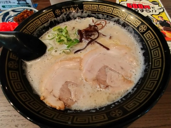 「豚骨ラーメン　：ハリガネ　※クーポンで５００円」@博多鉄八 安曇野店の写真