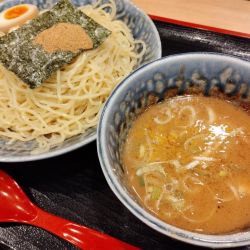 ゆず香る濃厚魚介つけ麺（期間限定）