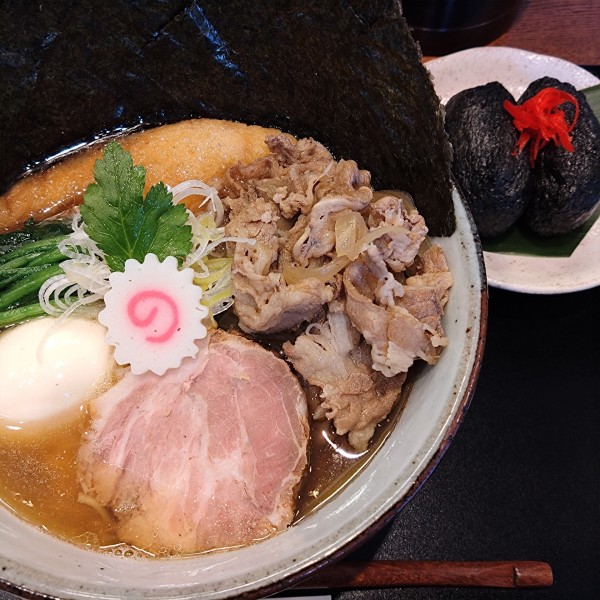 「特製中華そば1300円、いなり250円、ビール450円」@中華蕎麦 きつねの写真