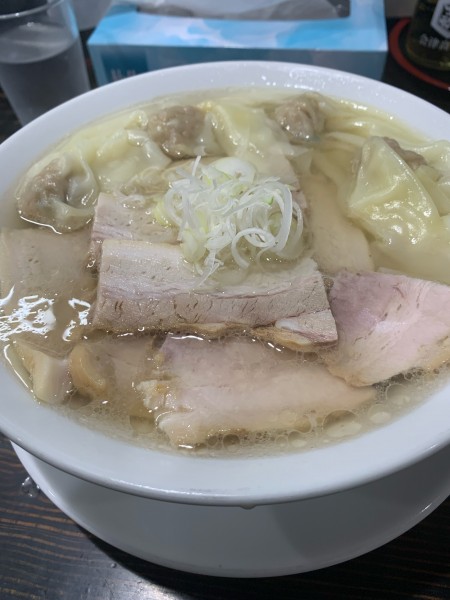 「会津山塩と帆立のワンタンチャーシュー麺(中太ちぢれ麺)」@うえんで 山鹿店の写真