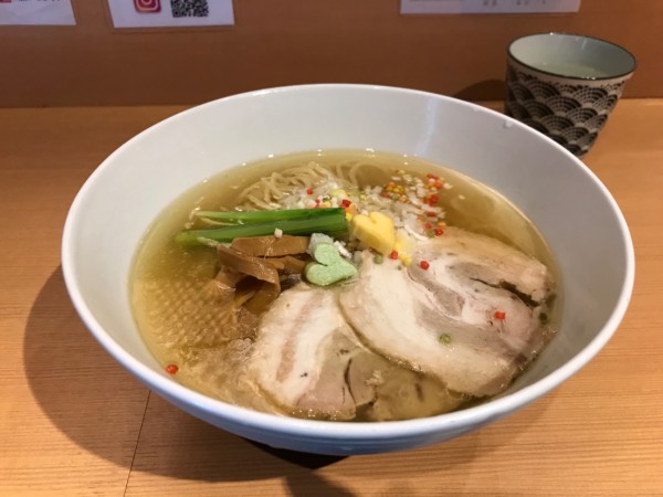 「塩らぁ麺 1,000円」@らぁ麺 恋泥棒の写真