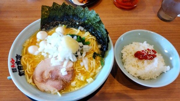「ラーメン 麺増し ウズラ のり ライス」@町田商店 東村山店の写真