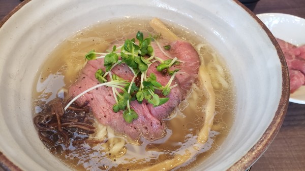 「常陸牛清湯 塩＋ローストビーフ ３枚」@常陸牛らぁめん 希の写真