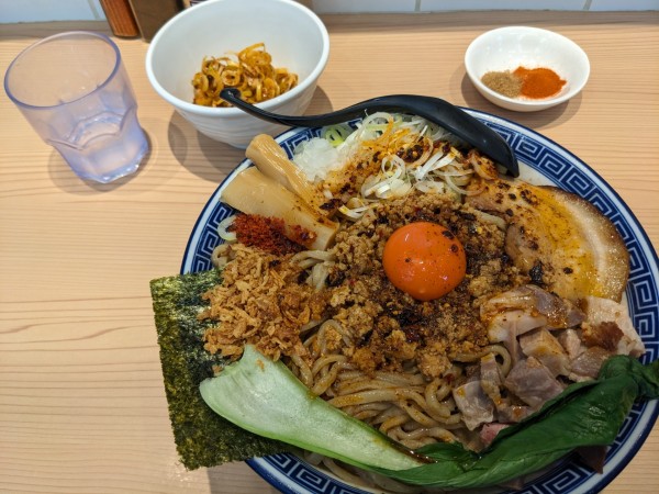 「【限定】冷やし坦々まぜそば特盛➕辛ネギ」@狼煙 浦和店の写真