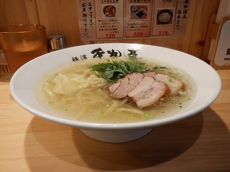 「本丸塩らー麺」@横濱 本丸亭 新橋店の写真
