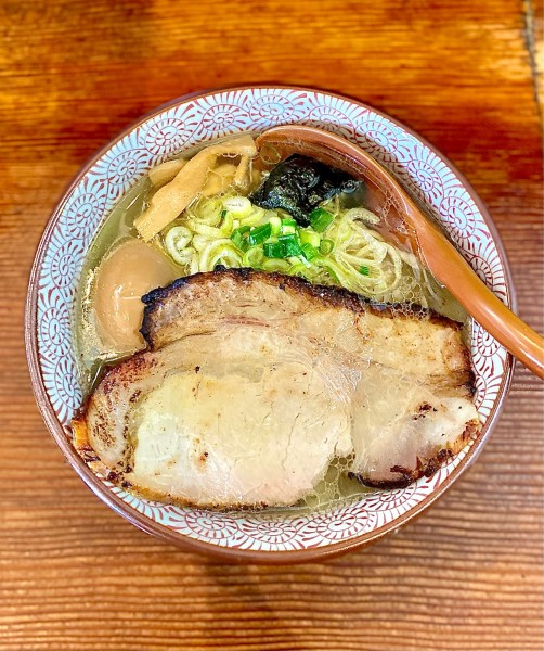 「淡麗琥珀そば【塩】+ 味玉」@麺や 燦虎の写真