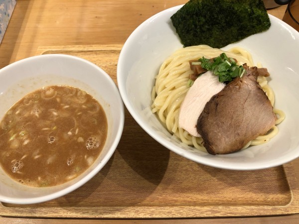 「鶏つけ麺」@新橋 纏 八幡山店の写真