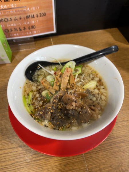 「ホルモンラーメン（1030円）」@拉麺屋 めん塾の写真