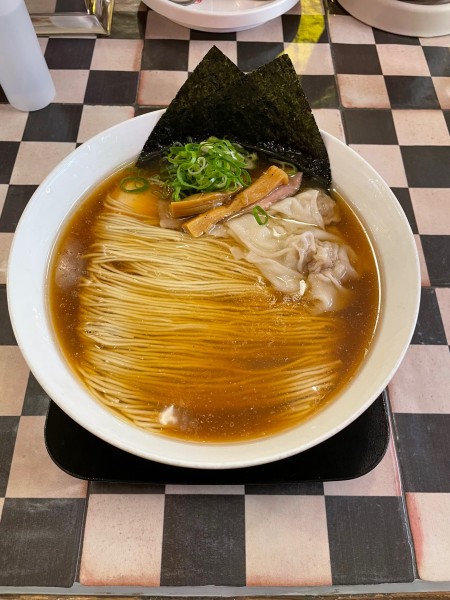 「中華そば＋大盛＋わんたん」@麺や食堂 本店の写真