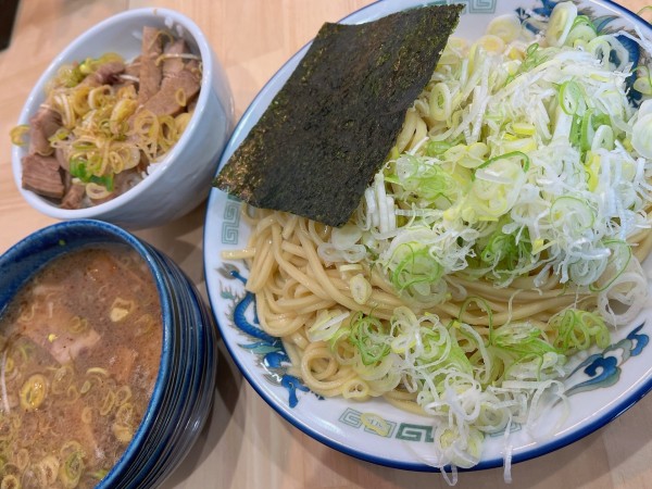 「つけそば（ネギ増し）＋チャーシュー丼」@つけそば 担担麺 航龍の写真