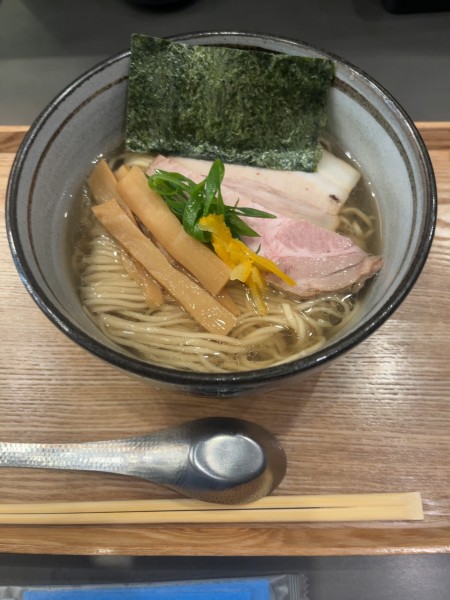 「らぁめん塩(大盛り)」@メンヤ ニューオルドの写真