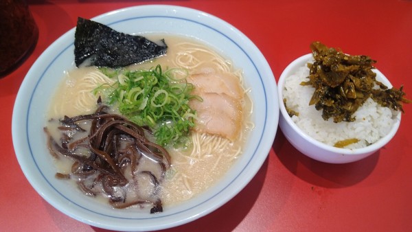 「本場博多ラーメン¥650+無料ライス」@本場博多ラーメン せまかっちゃん 神田店の写真