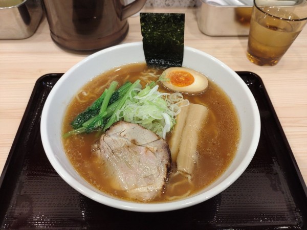 「らぁ麺　醤油」@麺や ぱんだの写真