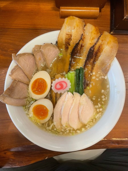 「地鶏三種肉盛り　塩鶏中華そば」@麺処 若武者の写真