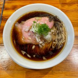 煮干しブラック中華そば(900円)