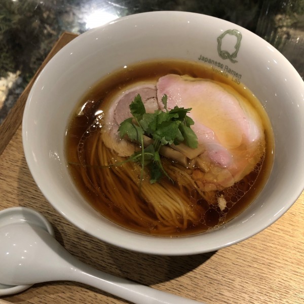 「醤油らぁ麺」@Japanese Ramen Noodle Lab Qの写真