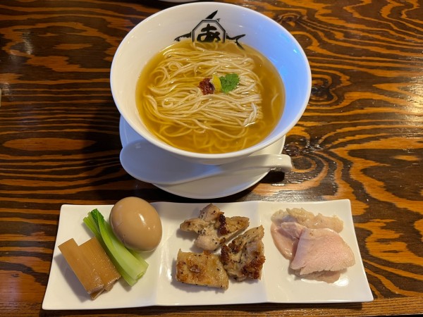 「鶏塩上湯麺+味玉」@麺屋 あごすけの写真