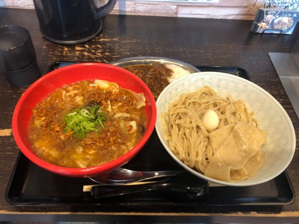 「水煮肉片つけ麺カレー」@心温食堂（神）の写真