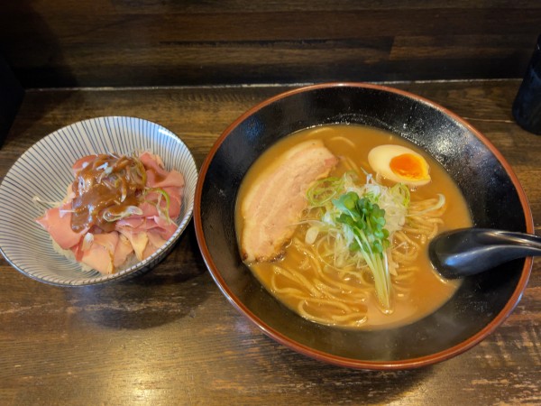 「和風とんこつ（900円）」@綿麺の写真